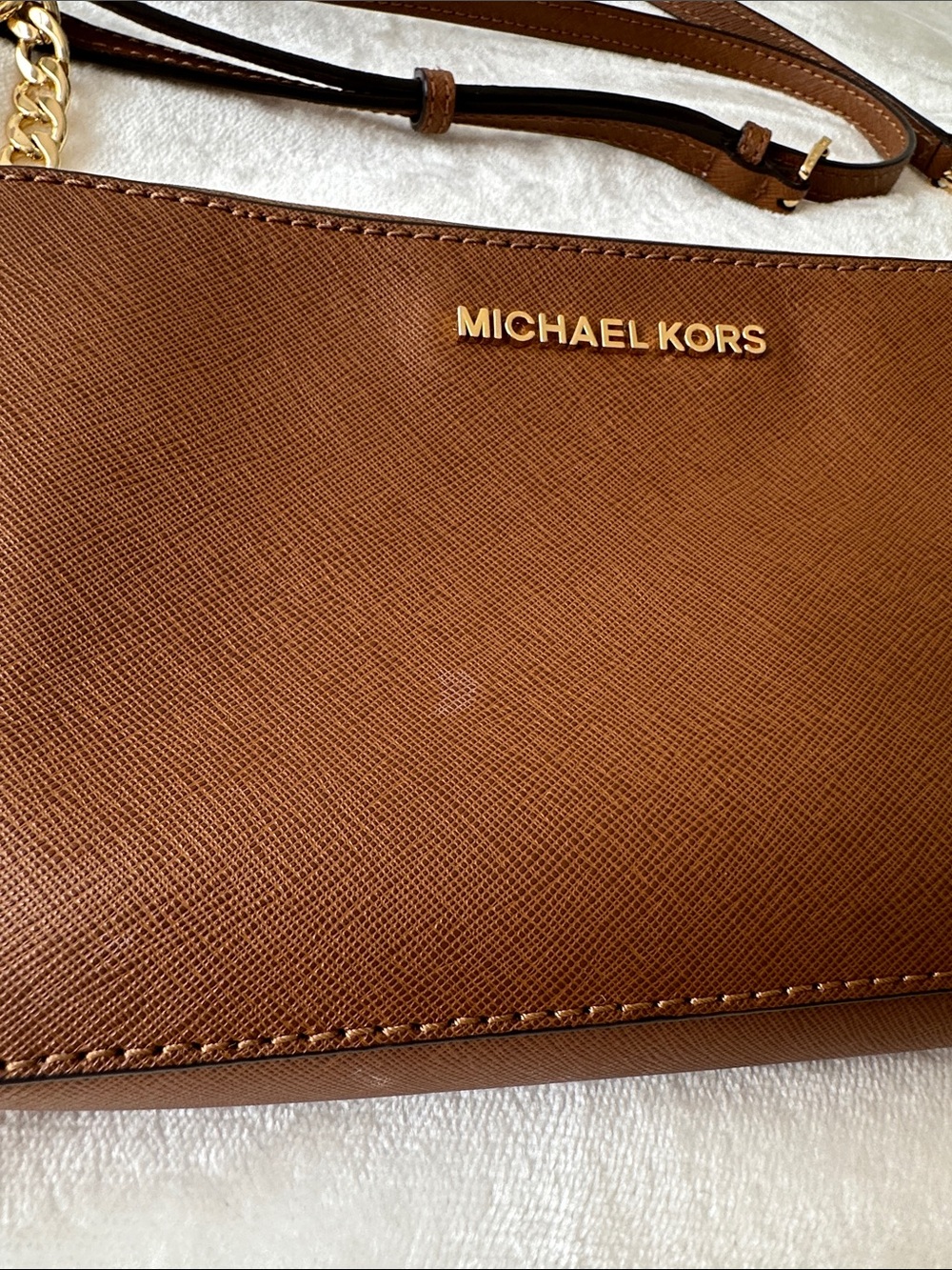 Michael Kors Chestnut Brown Saffiano Crossbody with Gold Chain - Picture 4 of 13